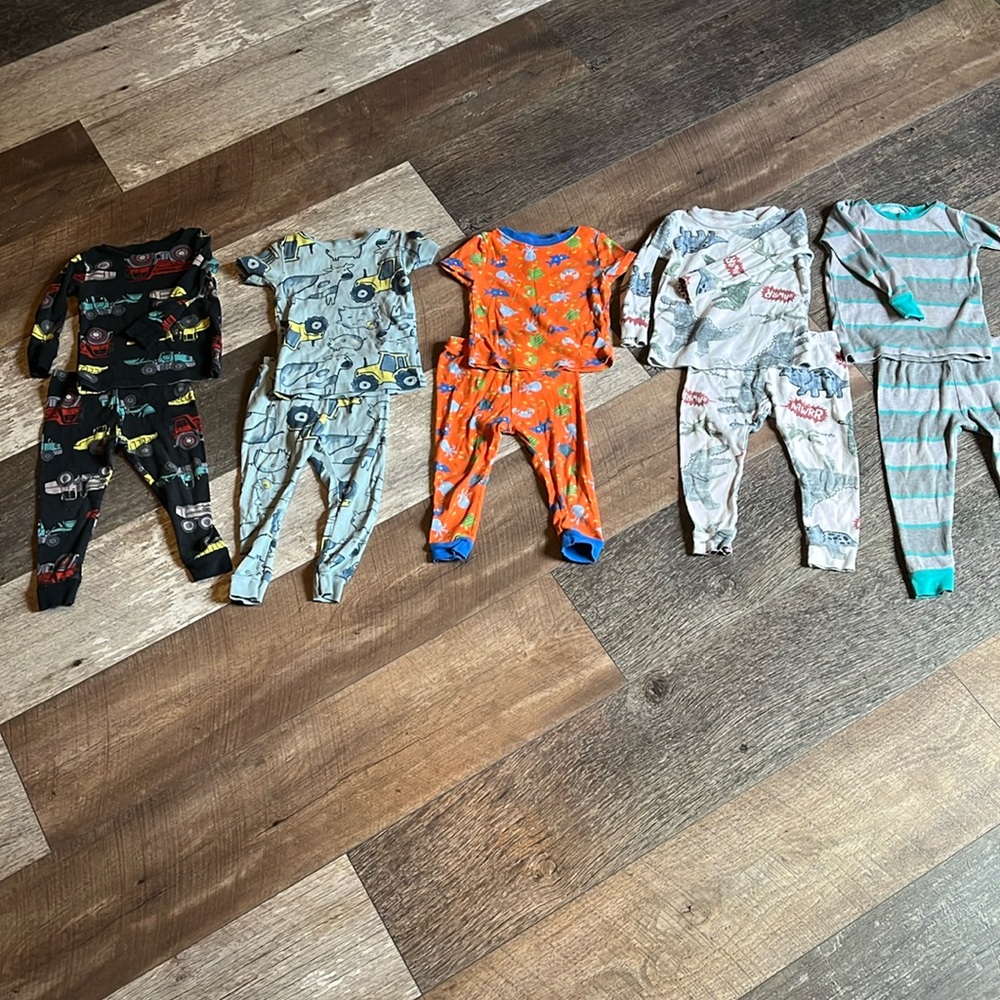 18 month pajama sets (5)